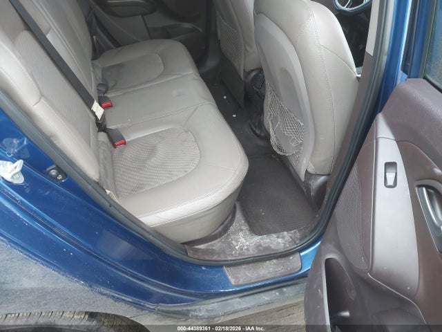 KM8JU3AGXEU831930 Hyundai TUCSON SE