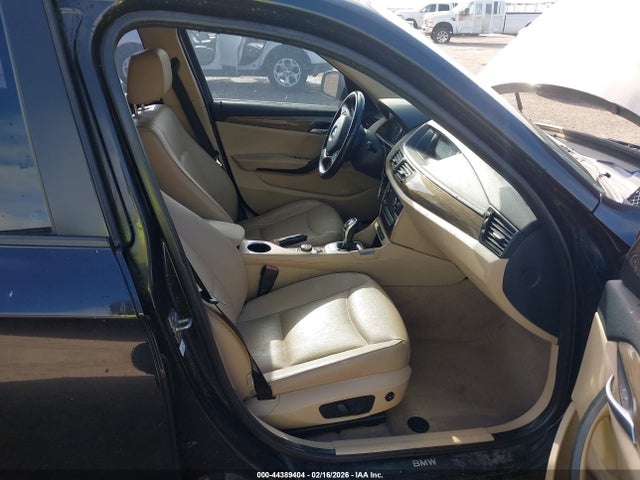 2013 BMW X1 WBAVM1C58DVW44939 Photo 4