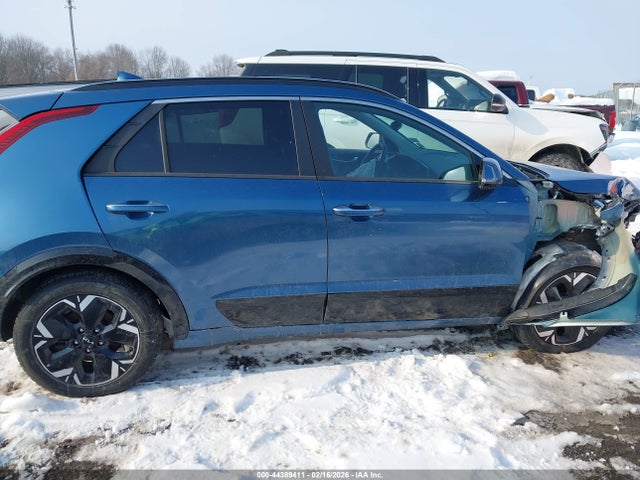 KIA Niro Ev Wave 2023 KNDCT3L16P5060999 Image 14