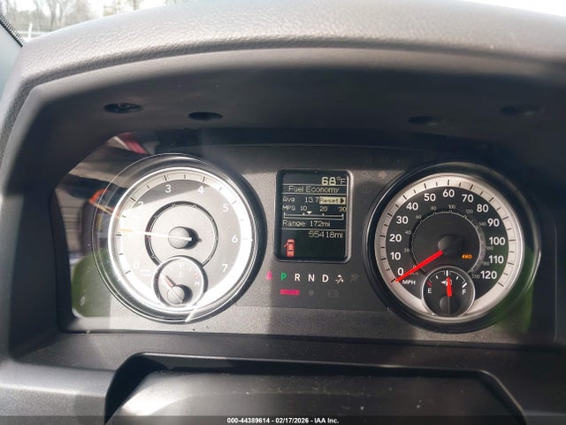 3C6JR7AG5HG718589 RAM 1500 Express 4x4 6&#039;4 Box