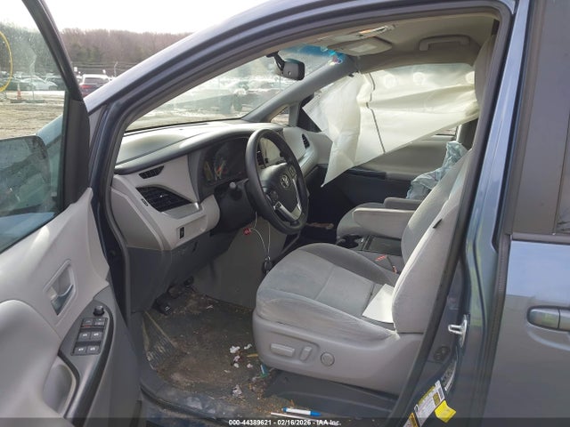 2015 TOYOTA SIENNA 5TDKK3DC6FS618941 Photo 4