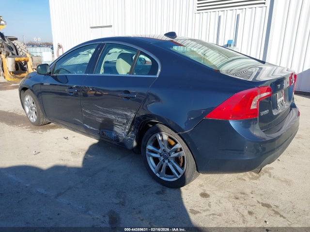 2011 VOLVO S60 YV1902FH5B2006927 Photo 2