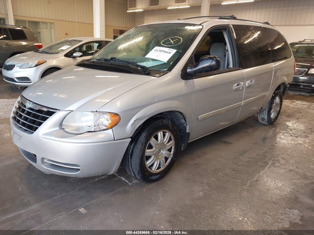 Продажа на аукционе авто 2005 Chrysler Town & Country Touring, vin: 2C4GP54L25R568176, номер лота: 44389668