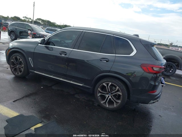 2023 BMW X5 5UXCR4C07P9P18588 Photo 2