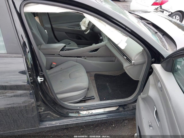 Auction sale of the 2023 Hyundai Elantra Sel, vin: KMHLS4AG4PU534403, lot number: 44389791