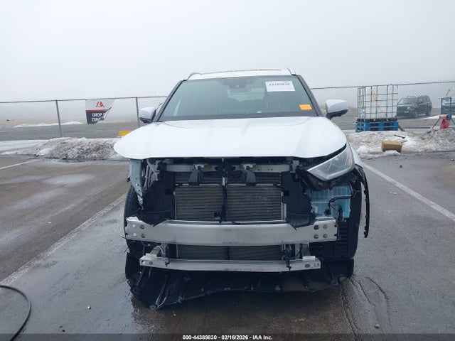 Toyota Highlander Platinum 2023 5TDKDRBH7PS524449 Image 12