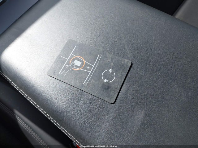 2025 TESLA MODEL 3 5YJ3E1EA4SF965552 Photo 10