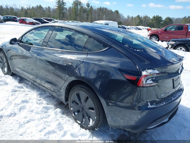 2025 TESLA MODEL 3 5YJ3E1EA4SF965552 Photo 2