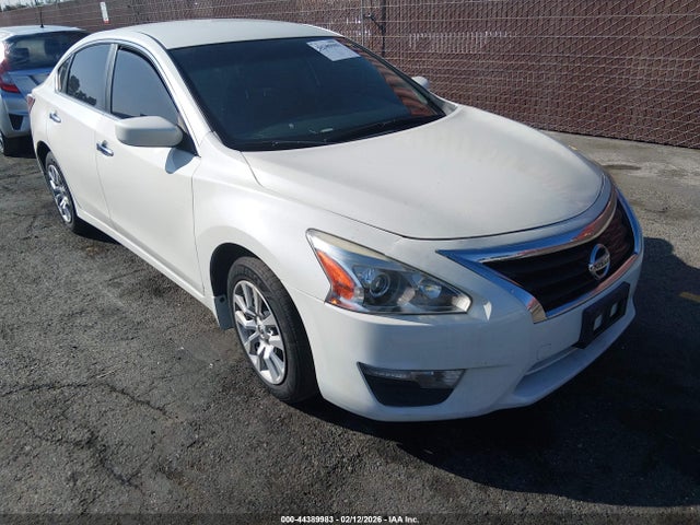 Nissan Altima 2.5 S 2015 1N4AL3AP8FC440134 головне зображення