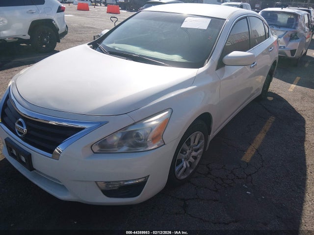 Nissan Altima 2.5 S 2015 1N4AL3AP8FC440134 Image 2