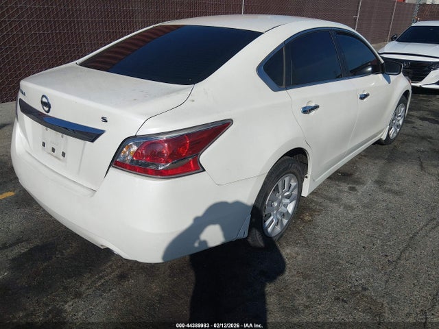 Nissan Altima 2.5 S 2015 1N4AL3AP8FC440134 Image 4