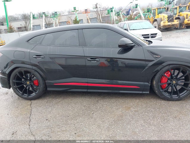 ZPBUA1ZL8MLA12430 Lamborghini Urus