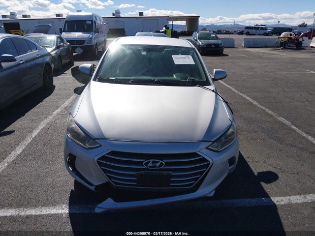 5NPD84LF9JH267627 Hyundai ELANTRA SEL