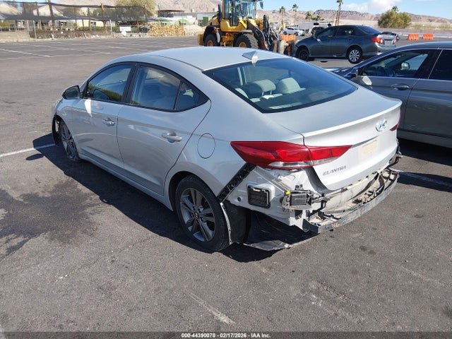 5NPD84LF9JH267627 Hyundai ELANTRA SEL