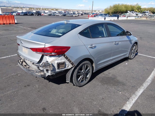 5NPD84LF9JH267627 Hyundai ELANTRA SEL