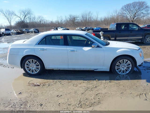 2C3CCAKG9EH157957 Chrysler 300c Awd