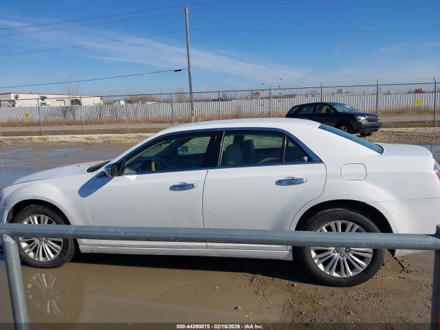 2C3CCAKG9EH157957 Chrysler 300c Awd