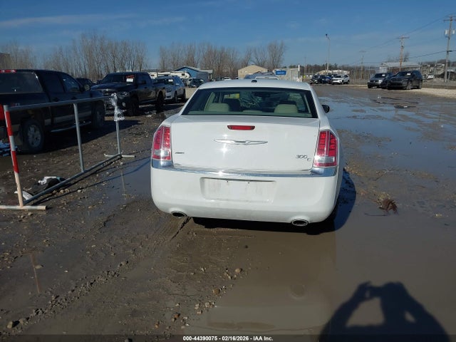 2C3CCAKG9EH157957 Chrysler 300c Awd