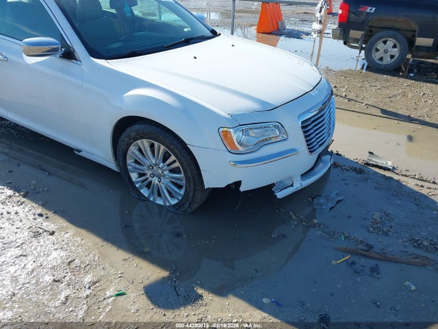 2C3CCAKG9EH157957 Chrysler 300c Awd