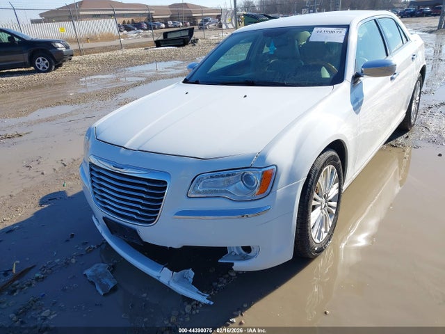 2C3CCAKG9EH157957 Chrysler 300c Awd