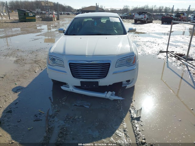 2C3CCAKG9EH157957 Chrysler 300c Awd