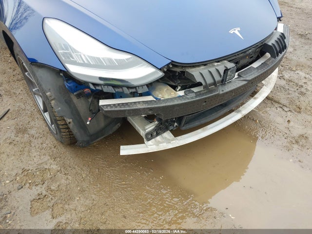 2020 Tesla Model 3 Long Range Dual Motor All-wheel Drive მანქანა იყიდება აუქციონზე, vin: 5YJ3E1EBXLF636400, აუქციონის ნომერი: 44390083