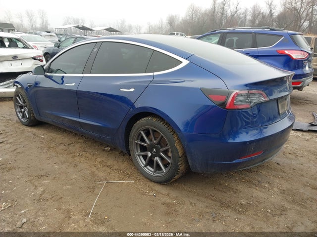 2020 Tesla Model 3 Long Range Dual Motor All-wheel Drive მანქანა იყიდება აუქციონზე, vin: 5YJ3E1EBXLF636400, აუქციონის ნომერი: 44390083