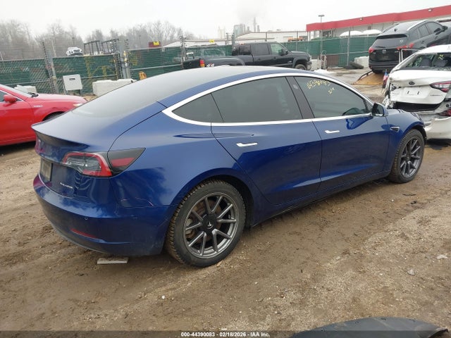 2020 Tesla Model 3 Long Range Dual Motor All-wheel Drive მანქანა იყიდება აუქციონზე, vin: 5YJ3E1EBXLF636400, აუქციონის ნომერი: 44390083