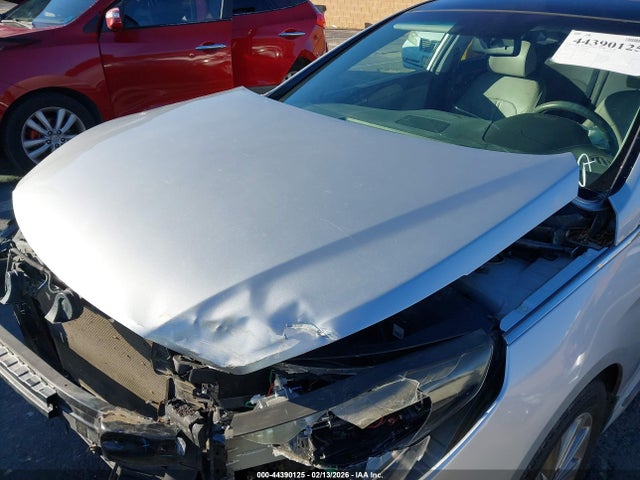 Hyundai Sonata Limited 2016 5NPE34AF3GH394033 Image 18