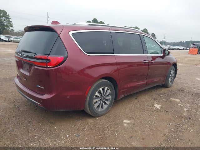 2021 CHRYSLER PACIFICA HYBRID 2C4RC1L72MR597080 Photo 3