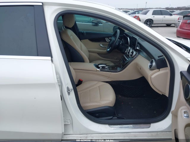 55SWF4JB1GU113983 Mercedes-Benz C 300