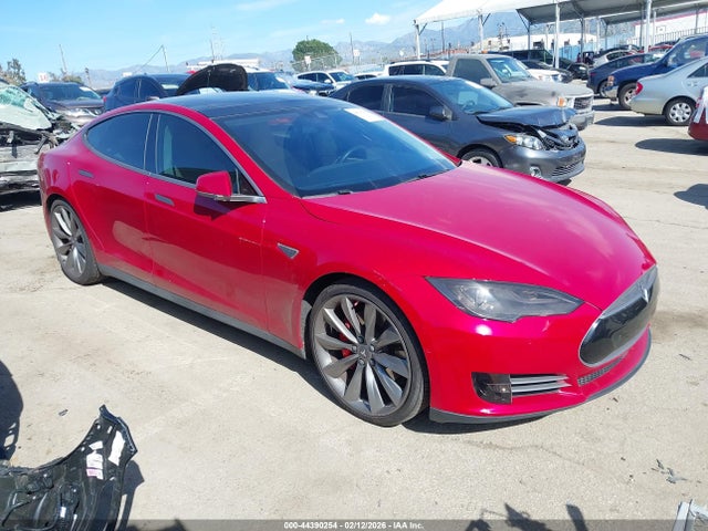 2015 TESLA MODEL S 5YJSA1E40FF108409 Photo 0