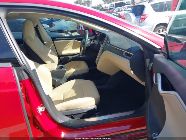 2015 TESLA MODEL S 5YJSA1E40FF108409 Photo 4