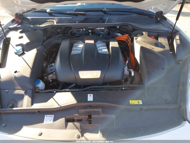 2017 PORSCHE CAYENNE E-HYBRID WP1AE2A27HLA70847 Photo 9