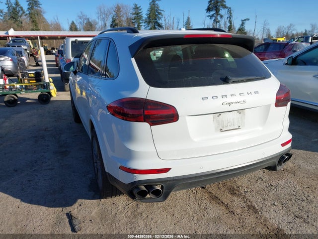 2017 PORSCHE CAYENNE E-HYBRID WP1AE2A27HLA70847 Photo 2