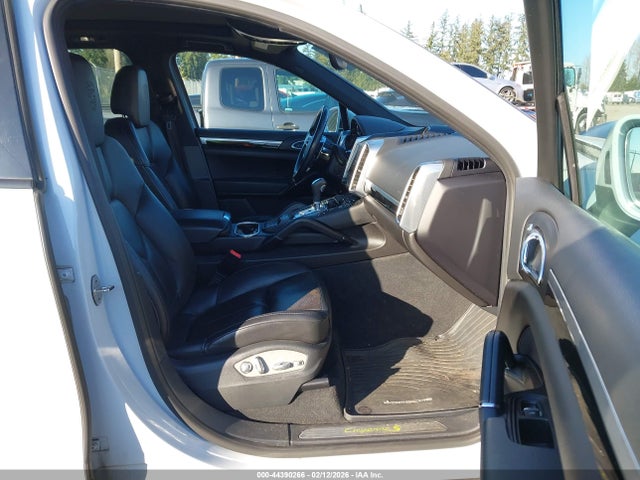 2017 PORSCHE CAYENNE E-HYBRID WP1AE2A27HLA70847 Photo 4