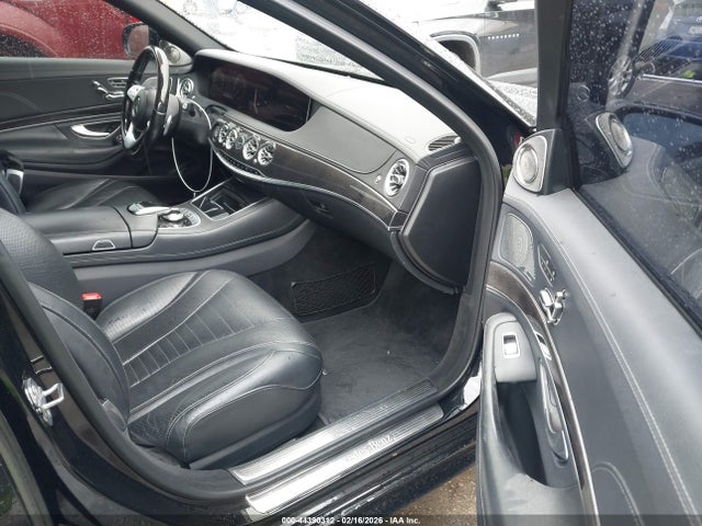 WDDUG8DB1KA444157 Mercedes-Benz S 560