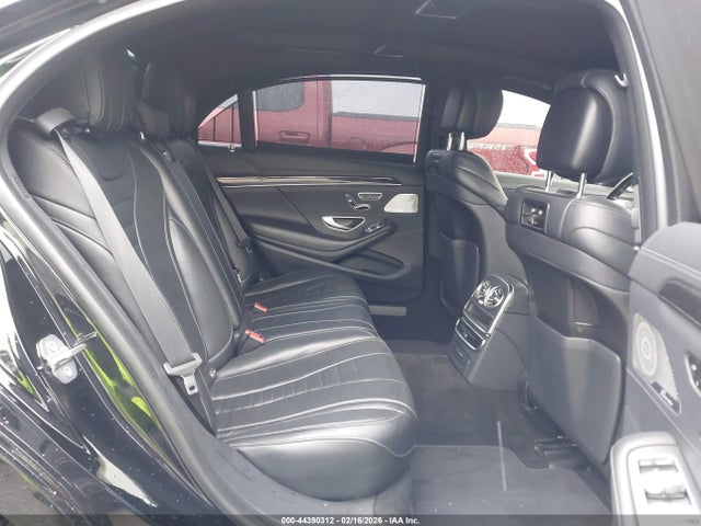 WDDUG8DB1KA444157 Mercedes-Benz S 560
