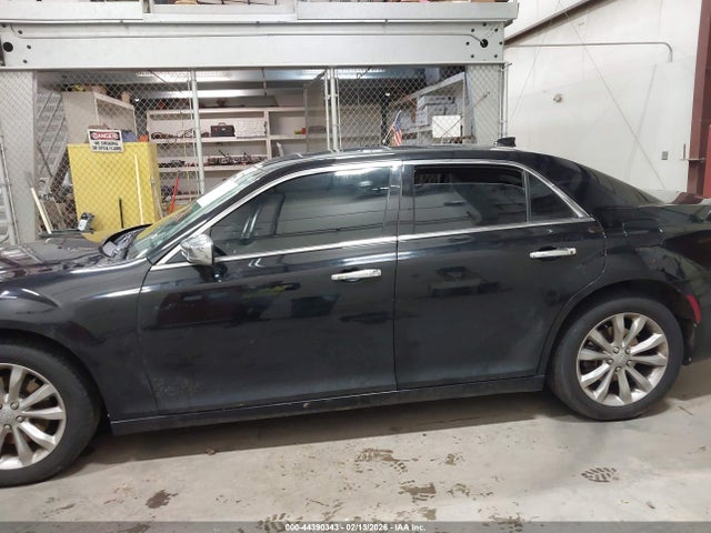 2C3CCAKGXKH613721 Chrysler 300 Limited Awd