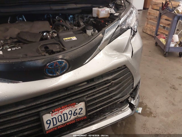 5TDBRKEC6NS132729 Toyota SIENNA LE