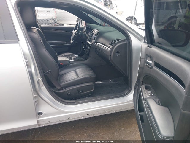 Продаж на аукціоні авто 2020 Chrysler 300 300s, vin: 2C3CCABT7LH180809, номер лоту: 44390366