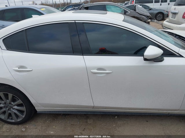2022 Mazda Mazda3 Premium მანქანა იყიდება აუქციონზე, vin: JM1BPADL0N1509540, აუქციონის ნომერი: 44390404