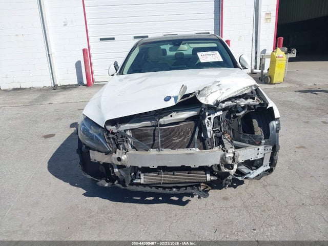Продажа на аукционе авто 2015 Mercedes-benz C 300, vin: 55SWF4JB7FU084424, номер лота: 44390407
