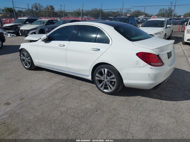 Продажа на аукционе авто 2015 Mercedes-benz C 300, vin: 55SWF4JB7FU084424, номер лота: 44390407