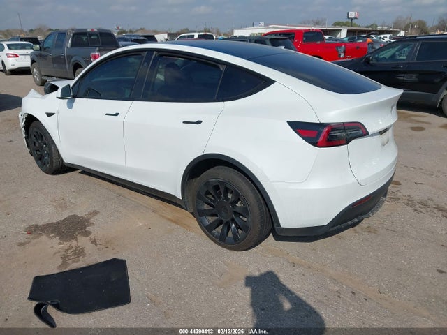 2023 TESLA MODEL Y 7SAYGDEE5PA137442 Photo 2
