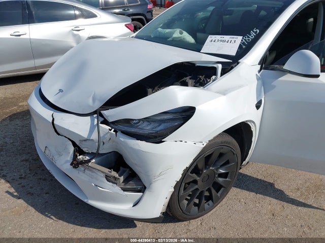 2023 TESLA MODEL Y 7SAYGDEE5PA137442 Photo 5