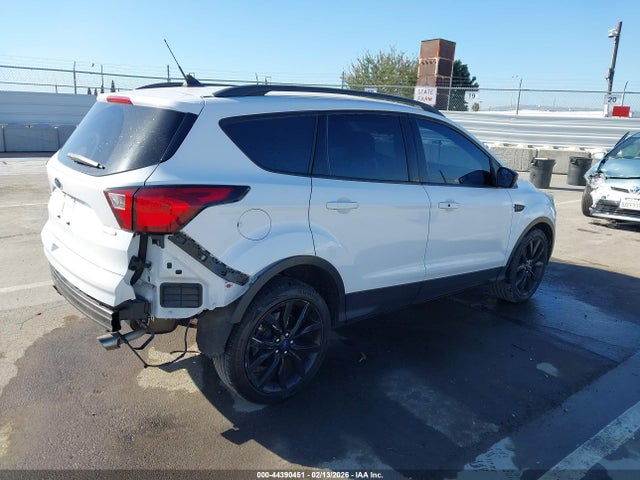 1FMCU0GD1KUA71922 Ford ESCAPE SE