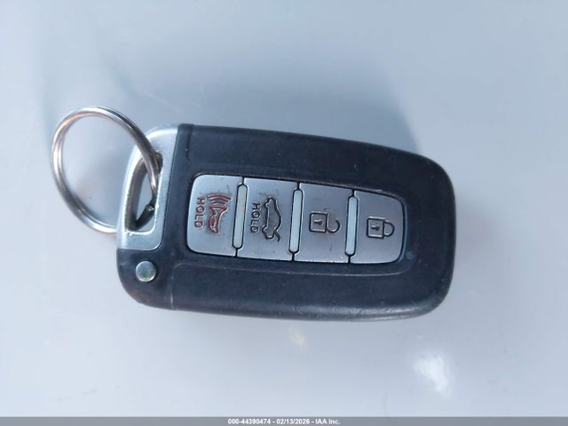 5NPEC4AC6EH948202 Hyundai SONATA SE
