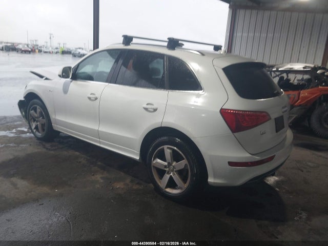 2011 AUDI Q5 WA1DKAFP0BA025882 Photo 2