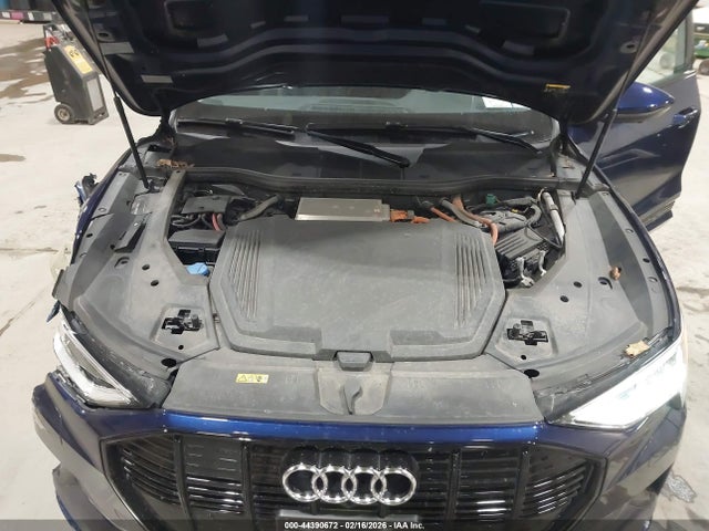 WA1LAAGE2MB037816 Audi E-tron Premium Plus Quattro